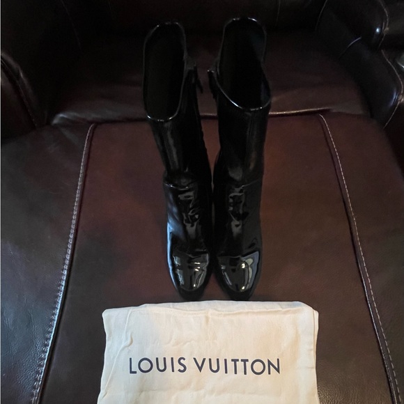 Authentic LV Patent Leather Boots with the Flower Heels. - Picture 14 of 16